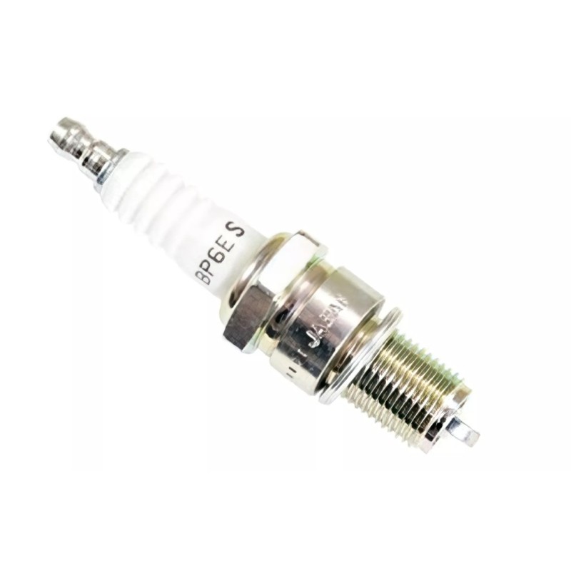 Bujia NGK BP6ES para motores de 2 o 4 tiempos para pit bikes, motos de cross, scooter o quads.