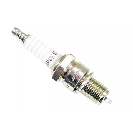 Bujia NGK BP6ES para motores de 2 o 4 tiempos para pit bikes, motos de cross, scooter o quads.